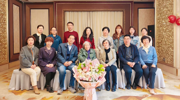 祝贺周韫珍教授百岁寿辰暨《孕产期妇女营养风险筛查标准》专家讨论会在武汉圆满召开